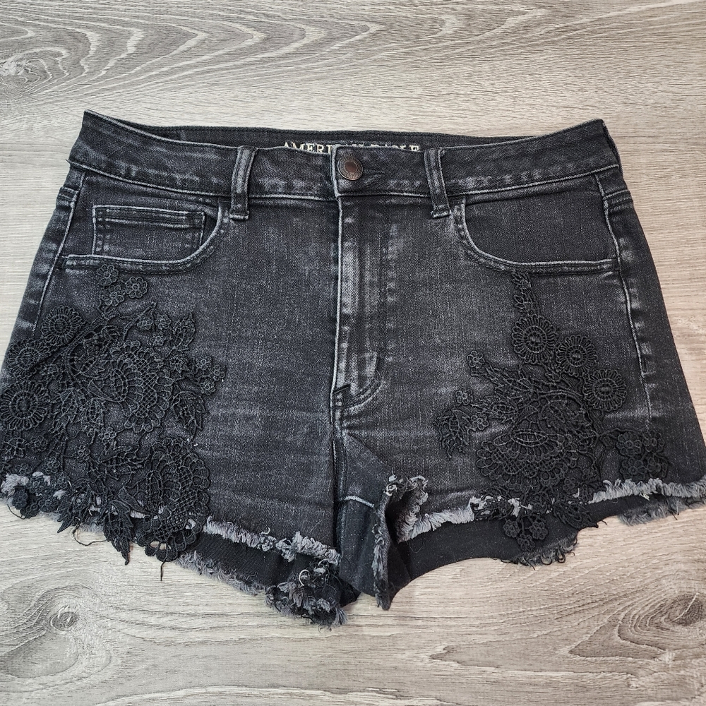 AMERICAN EAGLE Black Denim Hi-Rise Shortie Jean Cutoff Shorts Floral Lace Sz 12